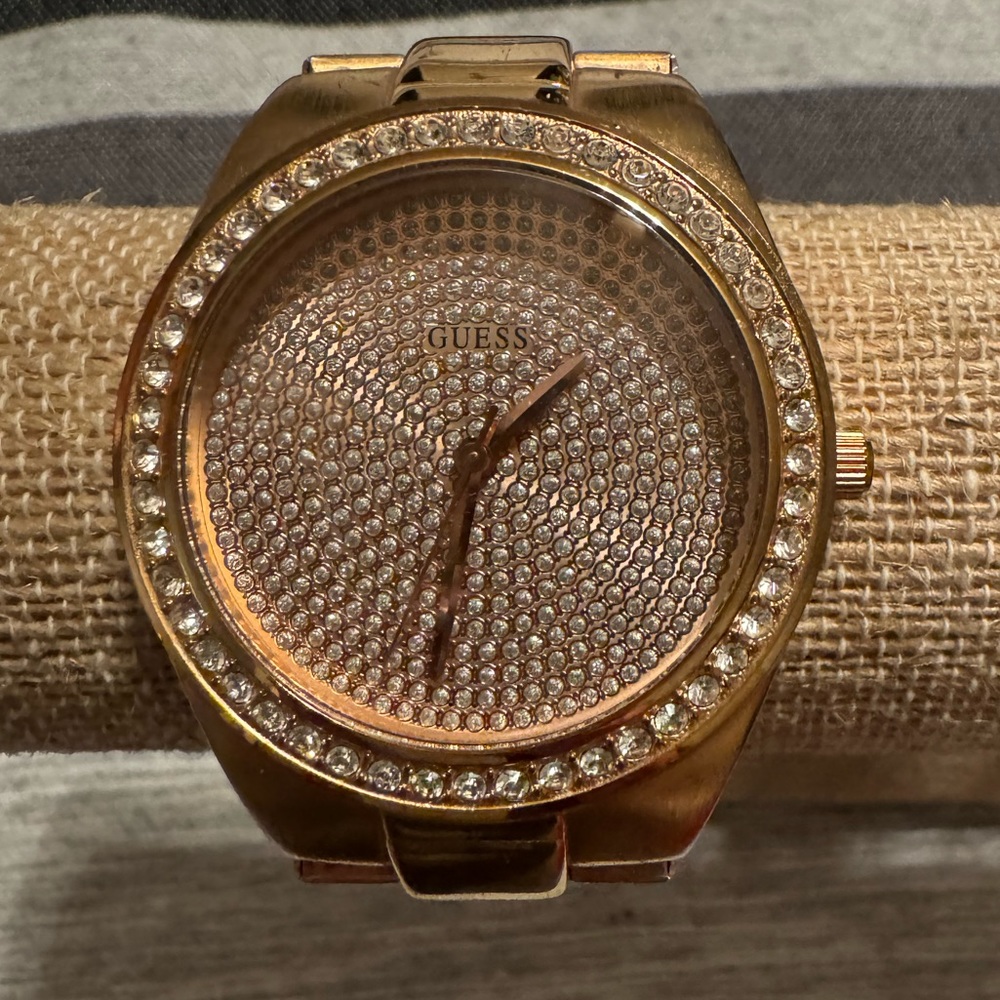 Guess watch - Rose Gold Swarovski - New battery